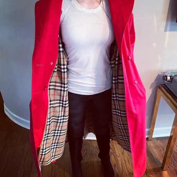 Burberry Trench in Beautiful Condition, Red Size US 8 / UK 10